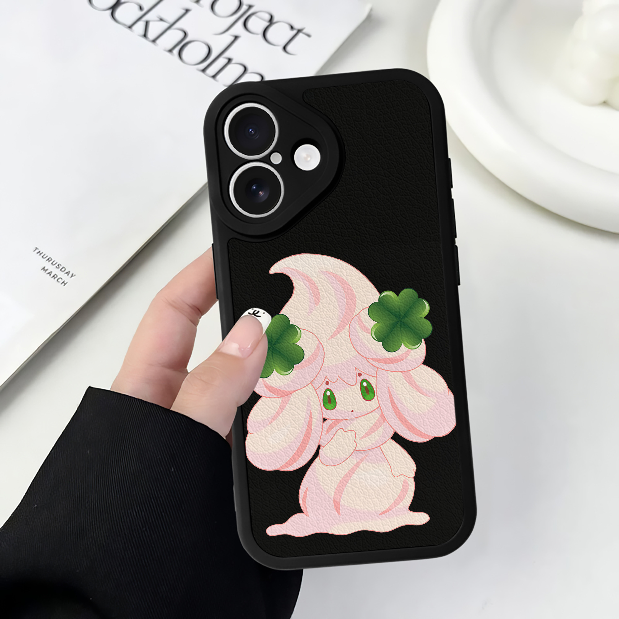 （画像用） ポケットモンスター Pokémon 【iPhone 16シリーズ対応】シリコンスマホケース（レザー調） 材質：シリコン